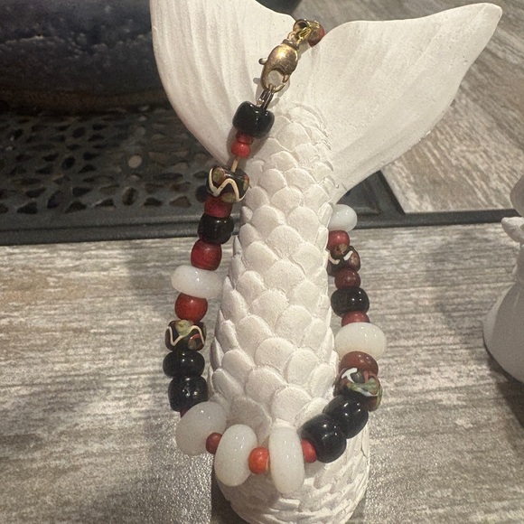 Jewelry - EUC,  Elegant Multicolor Beaded Bracelet